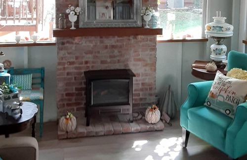 Branson Cabaña | BRANSON HOBBY FARM FOR COUPLES Beautiful Rustic Cottage/Hot Tub and Hobby Farm