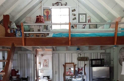 Branson Cabaña | BRANSON HOBBY FARM FOR COUPLES Beautiful Rustic Cottage/Hot Tub and Hobby Farm