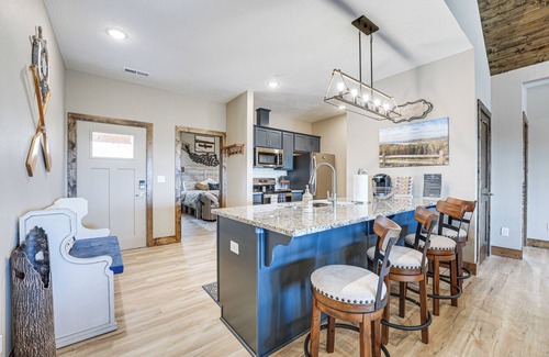 Table Rock Cabina | Branson Log Cabin Near Silver Dollar City & Lake!