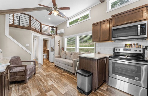 Branson Cabina | Branson Tiny Home on 52 Acres w/ Private Stocked Pond 1/4 mile hike from home!
