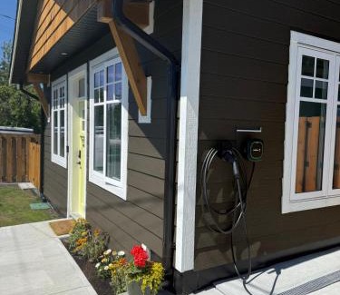 Campbell River Casa | Brass Apple Cottage