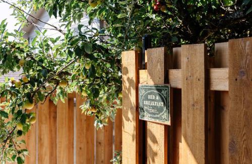 Campbell River Casa | Brass Apple Cottage