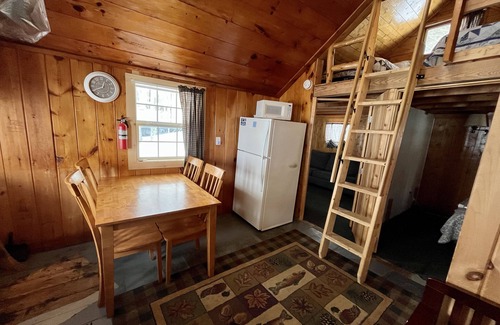 Northeast Somerset Cabina | Campamentos del lago Brassua en Rockwood, Maine (alces)