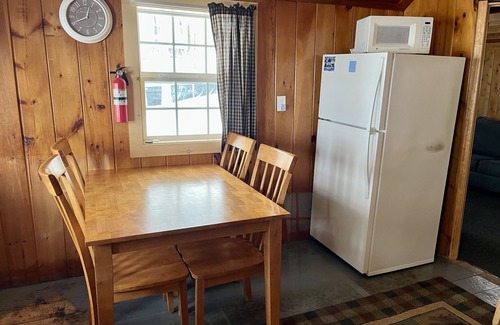 Northeast Somerset Cabina | Campamentos del lago Brassua en Rockwood, Maine (alces)