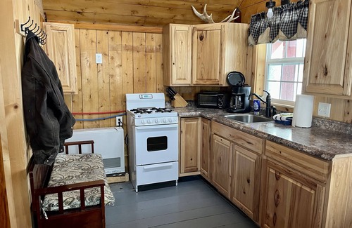 Northeast Somerset Cabina | Campamentos del lago Brassua en Rockwood, Maine (alces)