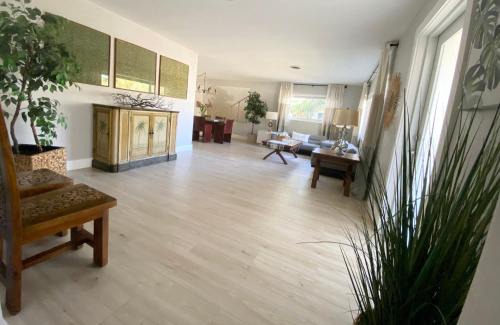 Palm Beach Shores Casa | Bravado Breeze