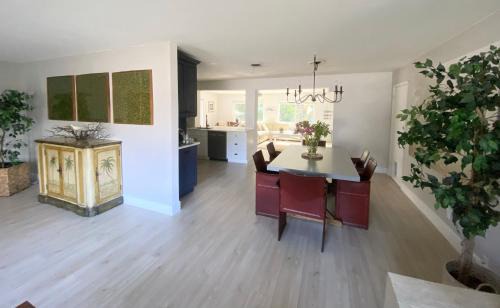 Palm Beach Shores Casa | Bravado Breeze