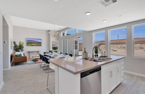 Desert Hot Springs Casa | Bravik`s Escape 12633 Sylvanus Dr DHS