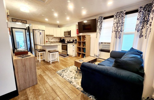 Somerset Casa | Brayton Point Beach Bungalow in Somerset Massachusetts