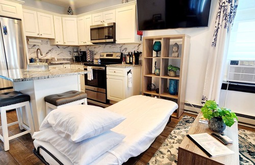 Somerset Casa | Brayton Point Beach Bungalow in Somerset Massachusetts