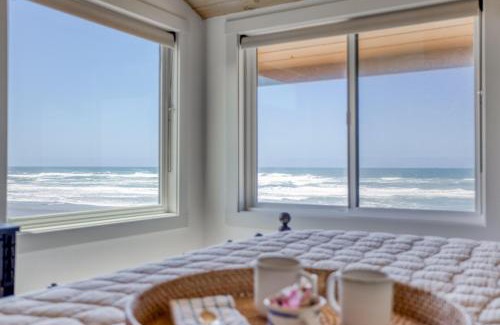 Neskowin Casa | Breakers Beach House 1 - Meredith Lodging