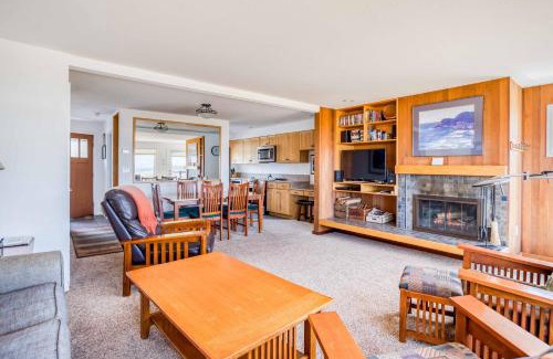 Neskowin Casa | Breakers Beach House 7 - Meredith Lodging