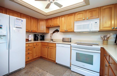 Sanibel Casa | Breakers West B5 Beach side condo with pool