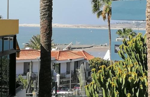 San Agustin Apartamento | breakfast in the sun