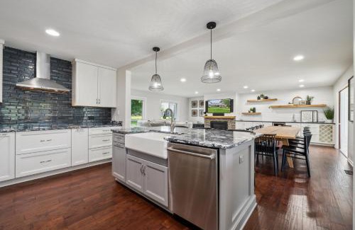 Westport Casa | Breaking Badger