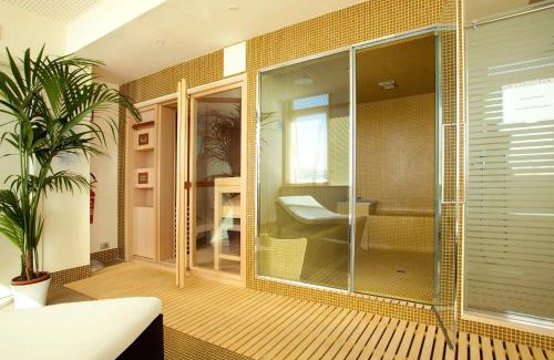 Mosciano Sant'Angelo Hotel | Breaking Business Hotel