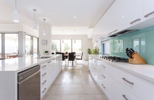 North Coogee Casa | Breaksea Beach House - Modern Luxury close to Fremantle