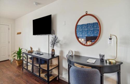 Petoskey Casa | Breath taking Lake Views 5 min to DT Petoskey