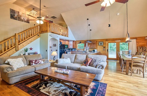 Whittier Cabina | Breath-taking long-range views nestled in the heart of the Great Smoky Mountains