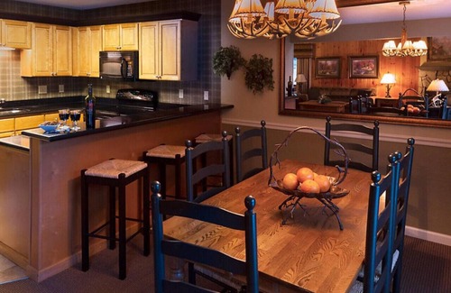 Banner Elk Condominio | Breathe in Fresh Mountain Air in this 2BD resort condo with amenities onsite