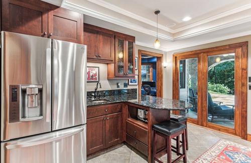 Gainesville Casa | Breathing taking views of Lake Lanier in a quite and private cove.