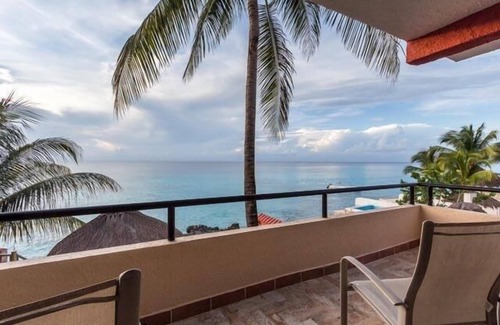 Zona Hotelera Norte Casa | Breathtaking Views, Bicycle to Town