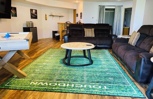 Hot Springs Village Casa | Breathtaking mountain views-4king en suites, bunk rm, sauna, air hockey,MANCAVE!