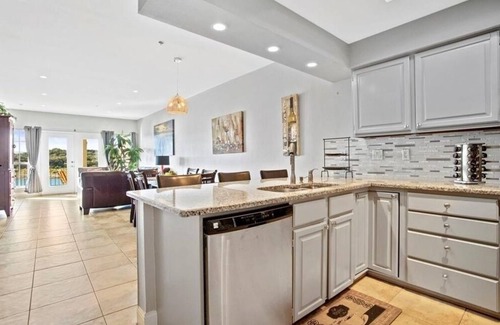 Highland Lake Estates Condominio | Breathtaking 2-bedroom Lakefront Resort Type Condo in Lake Travis