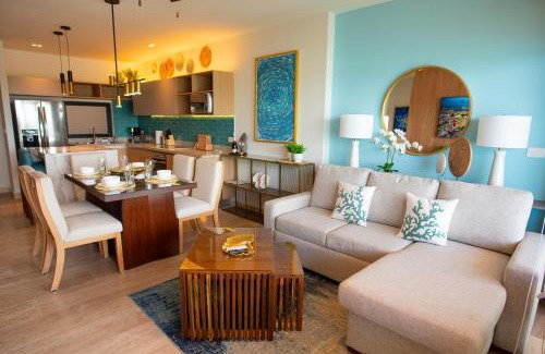 Puerto Yucalpetén Apartamento | Breathtaking 2BR deluxe condo with stunning views