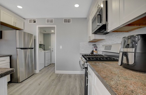 Paradise Valley Casa | Breathtaking 3 Br/2.5 Bath estate ONLY 1 Exit from the Las Vegas Strip &Airport