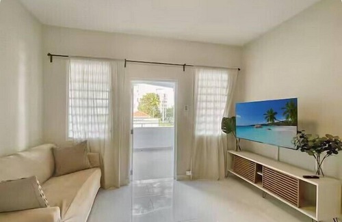 Parque Hotel | Breathtaking 3-Br Beachside Apt