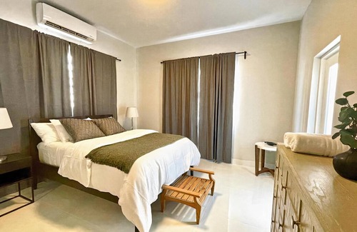 Parque Apartamento | Breathtaking 3-Br Beachside Apt