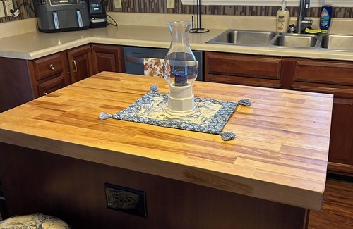 Galax Casa | Breathtaking 5/4 home + Pet friendly + pool + hot tub