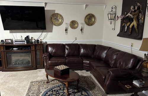 Galax Casa | Breathtaking 5/4 home + Pet friendly + pool + hot tub
