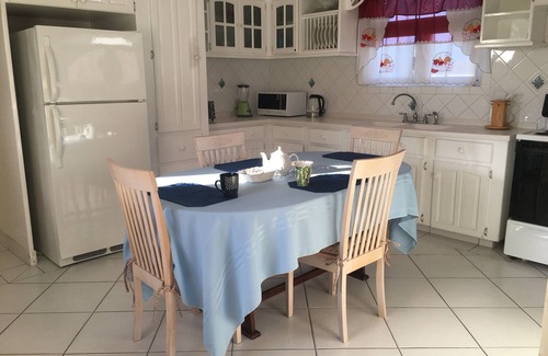 Durants Apartamento | Breathtaking Barbados- Beautiful 2 bedroom, 2 bathroom apartment 5 min. to beach