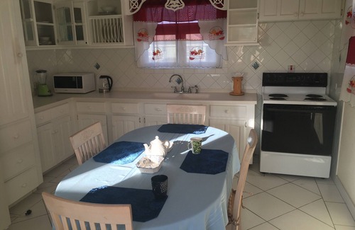 Durants Apartamento | Breathtaking Barbados- Beautiful 2 bedroom, 2 bathroom apartment 5 min. to beach