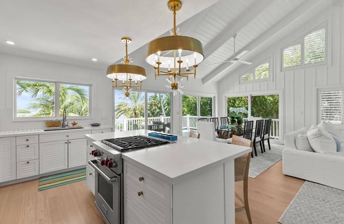 Venetian Shores Casa | Breathtaking Bayfront Retreat in Venetian Shores