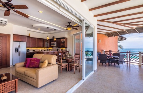 San Pedro Mixtepec Condominio | Breathtaking Beachfront Condo with luxurious amenities!