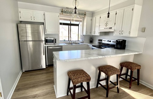 Surf City Casa | Breathtaking Beachfront View! Sleeps 8, Spacious Patios & Dog-Friendly
