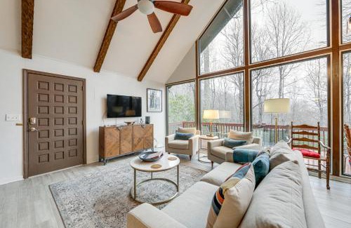 Brevard Casa | Breathtaking Brevard Home with Screened Porch!