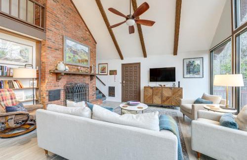 Brevard Casa | Breathtaking Brevard Home with Screened Porch!