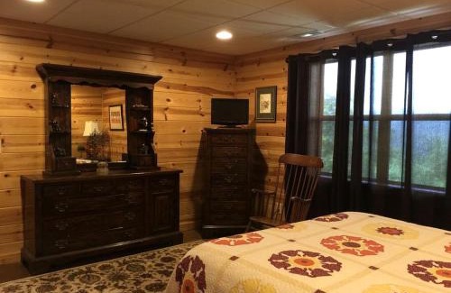 Hiawassee Casa | Breathtaking Cabin Rental with a Private Hot Tub in Hiawassee, Georgia