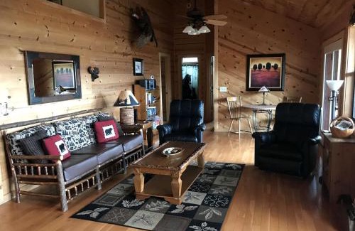 Hiawassee Casa | Breathtaking Cabin Rental with a Private Hot Tub in Hiawassee, Georgia