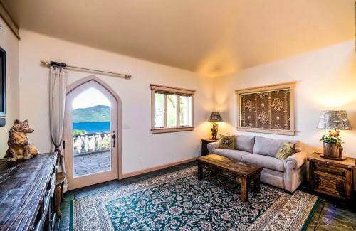 Bolton Landing Casa | Breathtaking Cottage Rental on Castle Grounds Overlooking Lake George