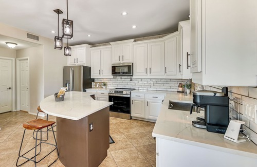 Gold Canyon Casa | Breathtaking Family Retreat in Elite Gold Canyon!