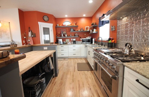 Eagle Casa | Breathtaking features near the heart of downtown Eagle Idaho!
