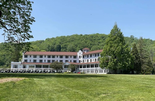 Shawnee On Delaware Casa | Breathtaking Getaway | Outdoor Recreation Near Hiking Trails | Spa Escape