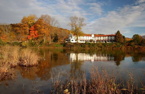 Shawnee On Delaware Casa | Breathtaking Getaway | Outdoor Recreation Near Hiking Trails | Spa Escape