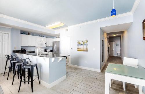 Panama City Beach Apartamento | Breathtaking gulf-front condo near Pier Park