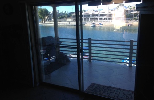 Lake Havasu City Condominio | ¡Asombroso! Reyes Vista Frente a unos pasos de estacionamiento # 306
